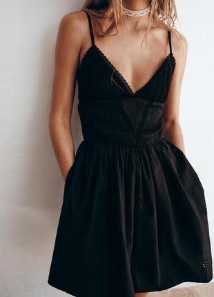 Короткое платье с вышивкой zara