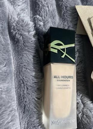 Тональний крем від yves saint laurent