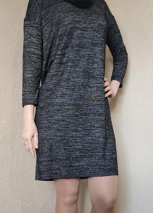 Сіра сукня з довгим рукавом і великим воротом, розмір м