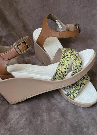 Босоножки женские crocs comfort,размер w8.