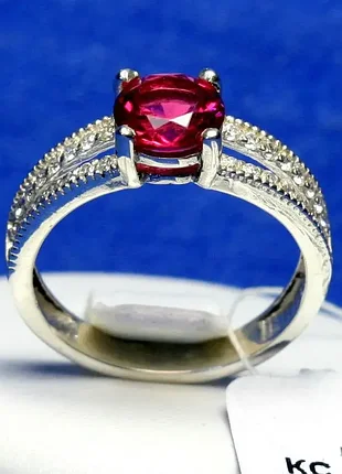 Кольцо из серебра с красным фианитом кс 894р