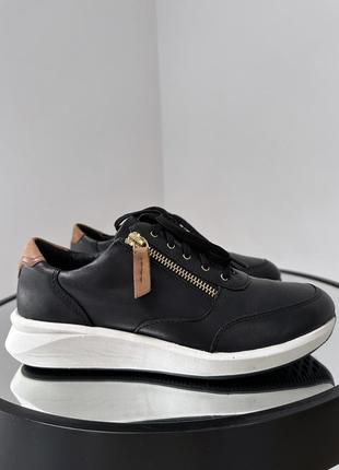 Максимально комфортные кроссовки clarks