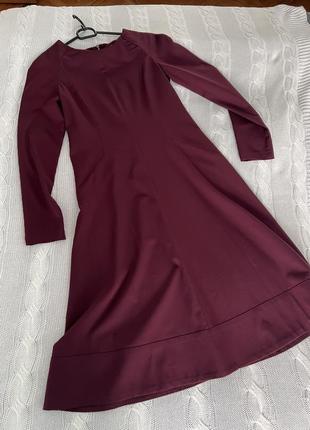 Платье актуального цвета burgundy