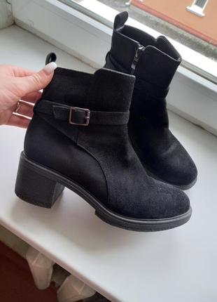 Черевики жіночі