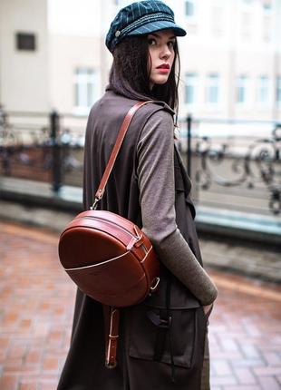 Кругла сумка-рюкзак maxi коньяк - коричнева1 фото