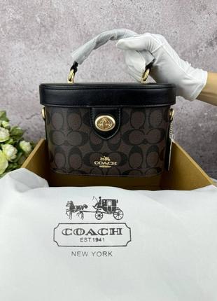 Coach black 
p9028