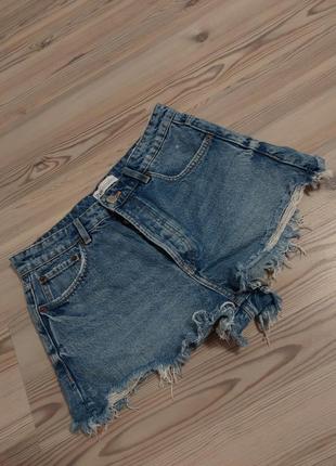 Женские шорты zara в идеальном состоянии