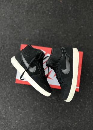 Зимние кроссовки nike. оригинал.
