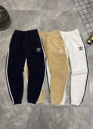 Спортивные штаны adidas утепленные мужские черные / белые / бежевые8 фото