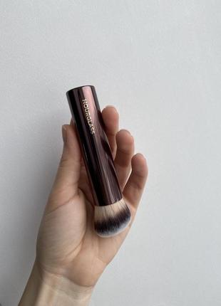Пензлик hourglass brush vanish для тону