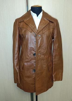 Подовжений шкіряний піджак із накладними кишенями