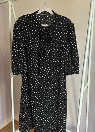 Платье в горох с бантом