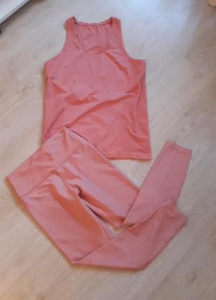 Фитнес костюм