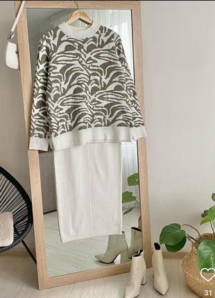 Жакардовий светр в принт