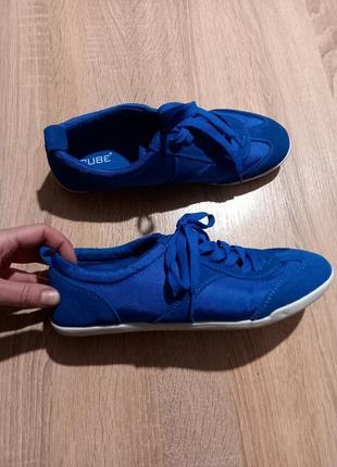 Замшеві кросівки 40-й розмір