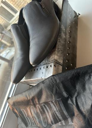 Шкіряні туфлі чоловічі