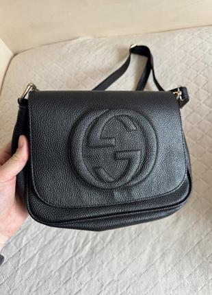 Чорна сумка