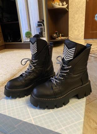 Кожаные ботинки