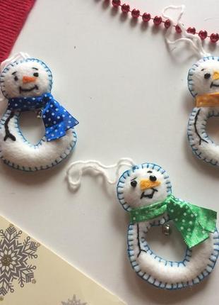 Новогодний декор набор снеговиков из фетра новогодняя игрушка на елку ручной работы1 фото