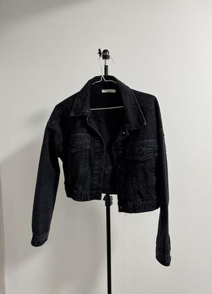 Вкорочена джинсова куртка