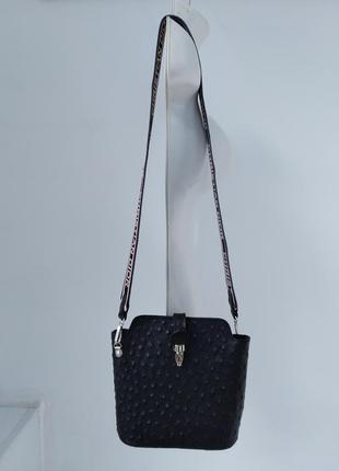 Кожаная сумочка с тиснением под страуса genuine leather, италия.
