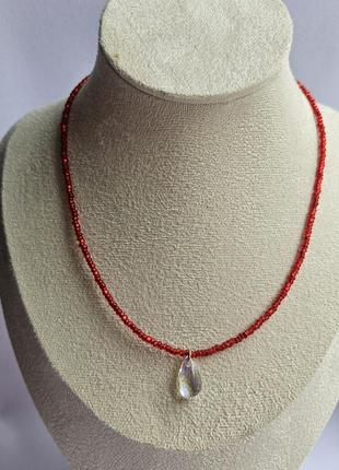 Красная подвеска из бисера