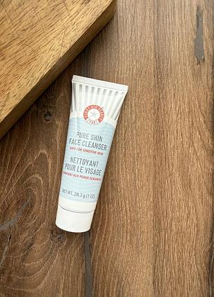 First aid beauty pure skin face cleanser - очищающее средство для лица, 28.3 г