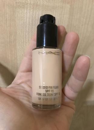 Mac тональный nw10