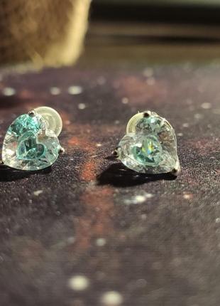 Серьги с камнем