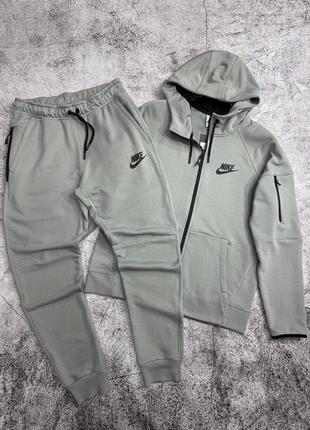 Мужской серый спортивный костюм nike tech fleece