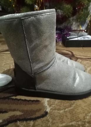 Чоботи угги