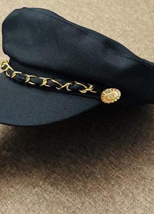 Стильная кепка