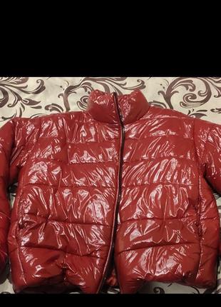 Куртка теплая женская размер m красная.