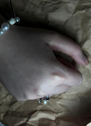 Прикраса  з бусин на металевій основі