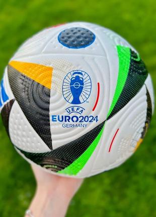 Футбольный мяч adidas euro 2024