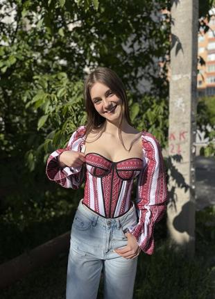 Корсет с вышивкой красный