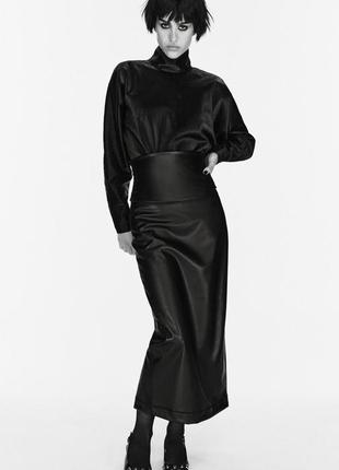 Юбка zw collection 31 искусственной кожи с разрезом zara