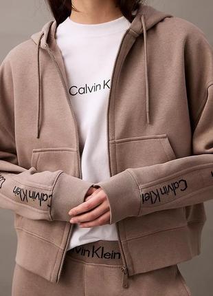 Спортивный костюм calvin klein