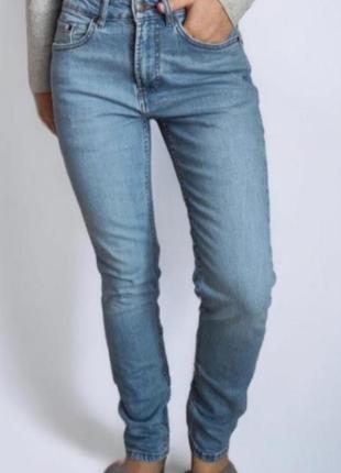 Джинсы женские голубые