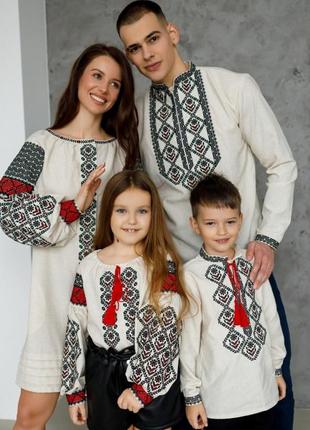 Комплект вышитый семейный