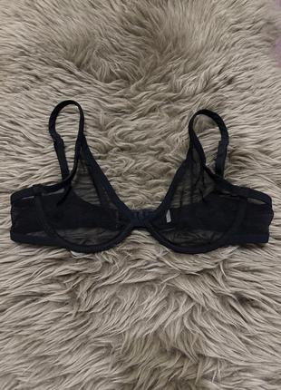 Бюстгальтер в черную сеточку бренда tezenis