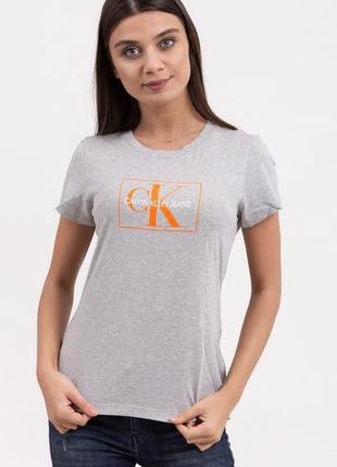 Женская футболка calvin klein
