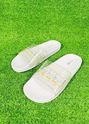 Шлепанцы guess