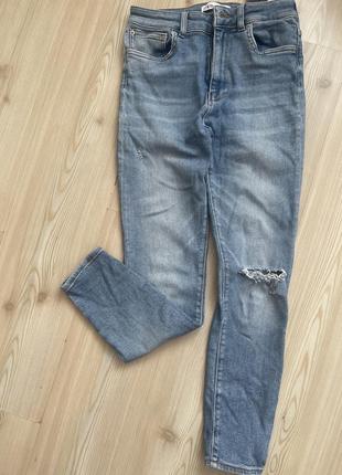 Джинсы женские размер s-m zara