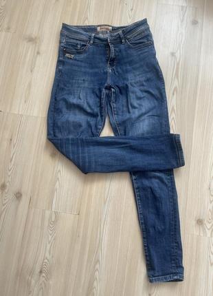 Джинси жіночі розмір m утеплені стан 3/5 завужені