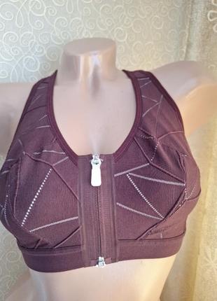 Спортивный бюстгальтер