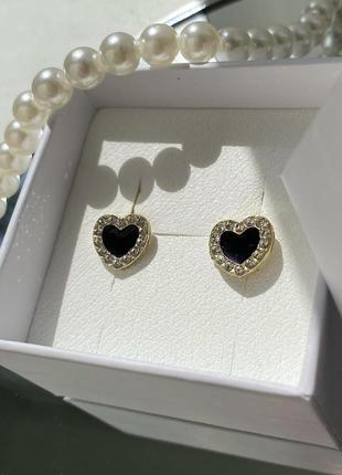 Серьги в форме сердечка
