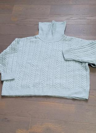 Свитер нежно-голубой обьемный  толстый с косами батал состояние нового