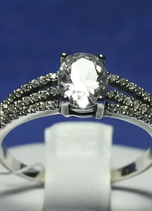 Серебряное кольцо классическое с фианитами 1038