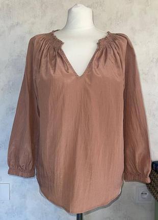 Красивая блуза пудрового цвета